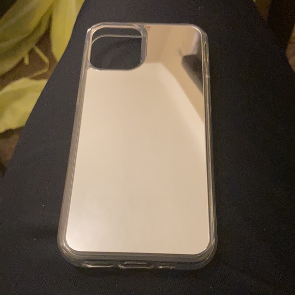 Silver and gray see though phone case - Picture 3 of 3
